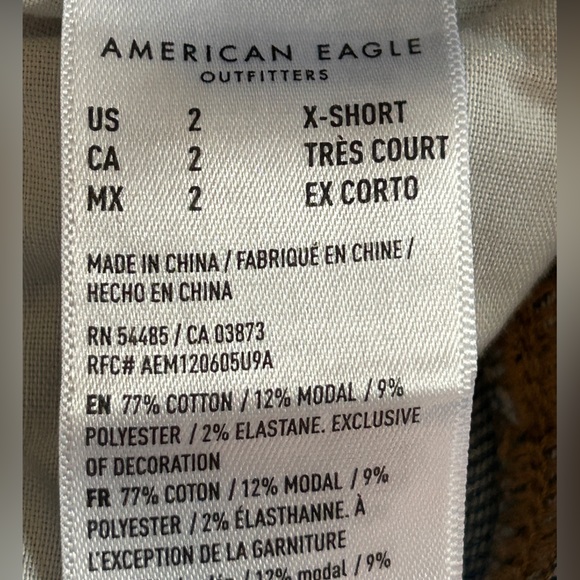 AEO American Eagle AE Mom Jeans Size 2 X-Short EUC - Picture 6 of 7
